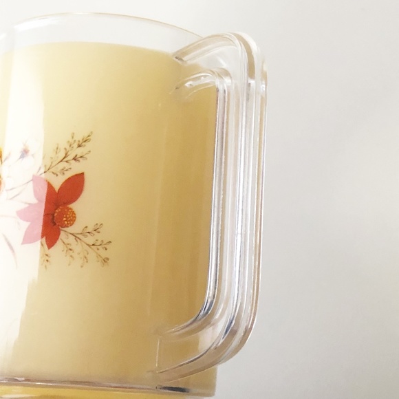 Set 4 MCM Retro Plastic Floral Drinking Glasses w Handle Footed Creamy Yellow - Picture 7 of 9